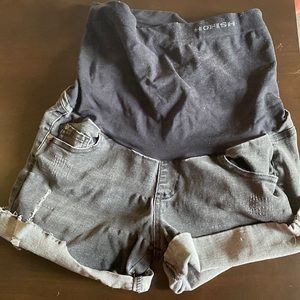 Black maternity shorts - size M